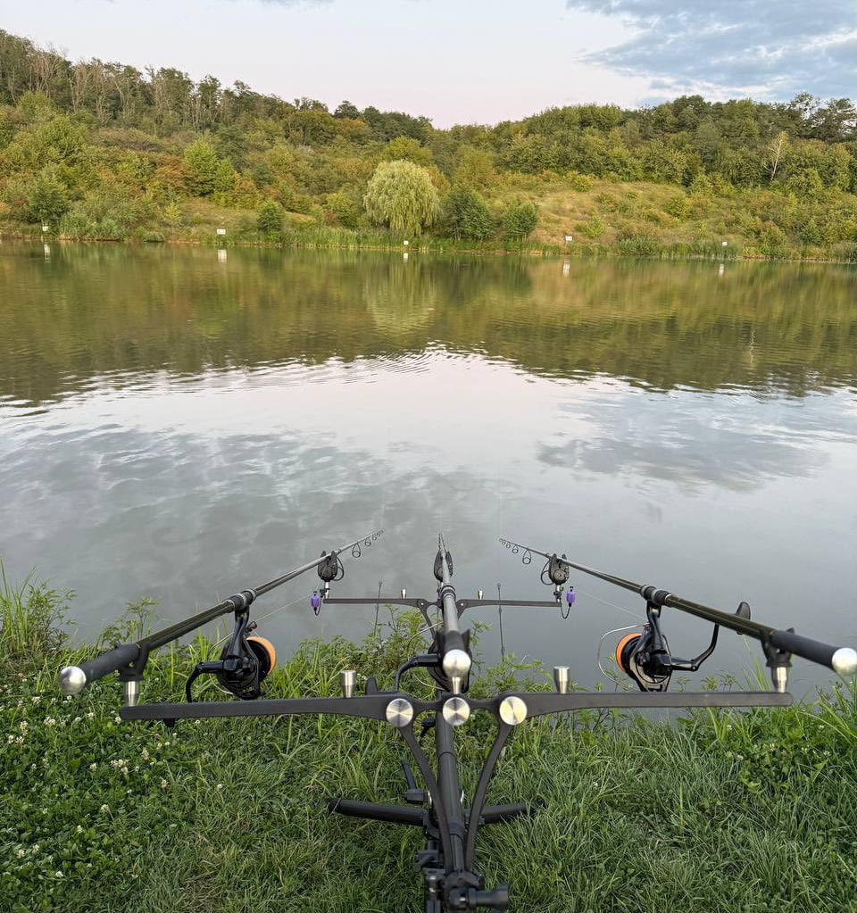 Озеро KUNKA (Новий Стан): рибалка на трофейного коропа у Вінницькій області