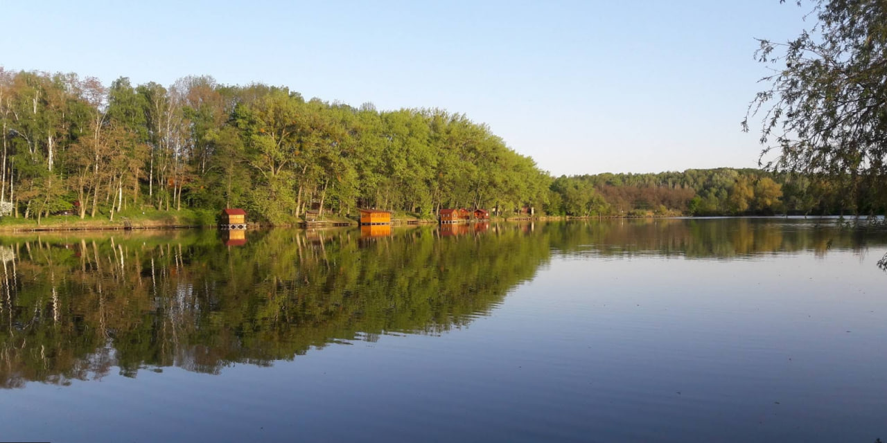Риболовля у селі Комарів (Вінницька область): ціни, умови та що реально клює